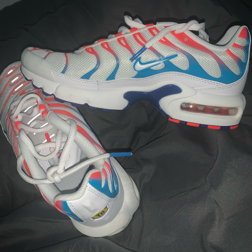 NIKE AIR VAPORMAX